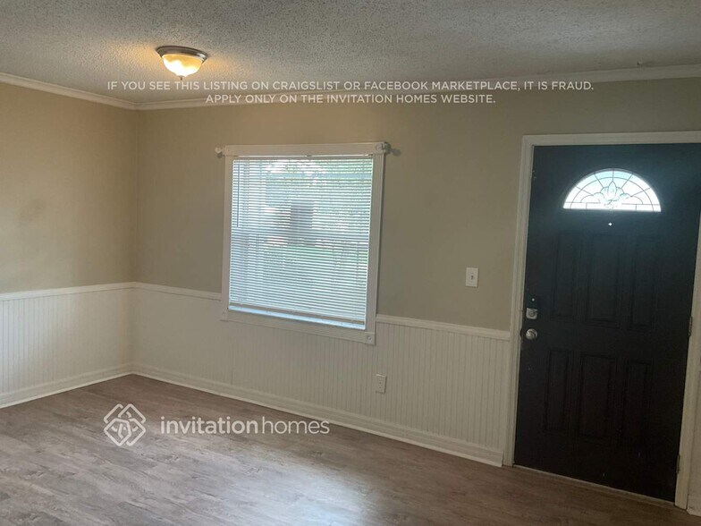 Building Photo - 128 Eastway Dr