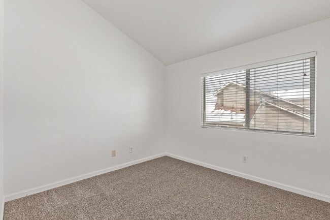 Building Photo - 1080 S Walden Way