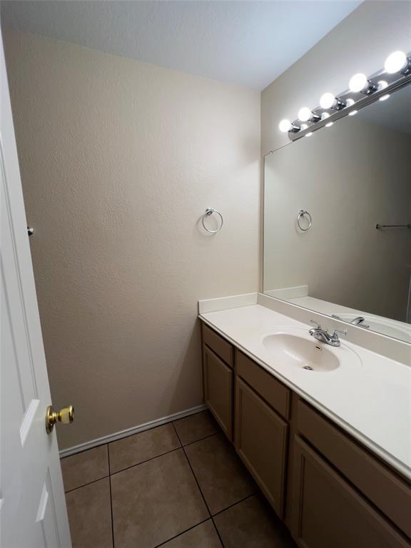 Building Photo - 1210 Canna Lily Ln
