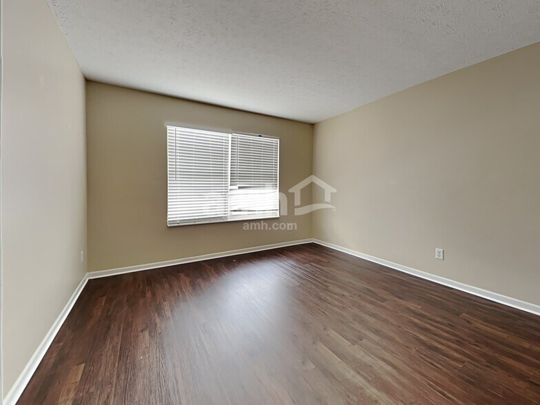 Building Photo - 3455 Lakebrook Ct