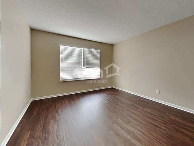 Building Photo - 3455 Lakebrook Ct