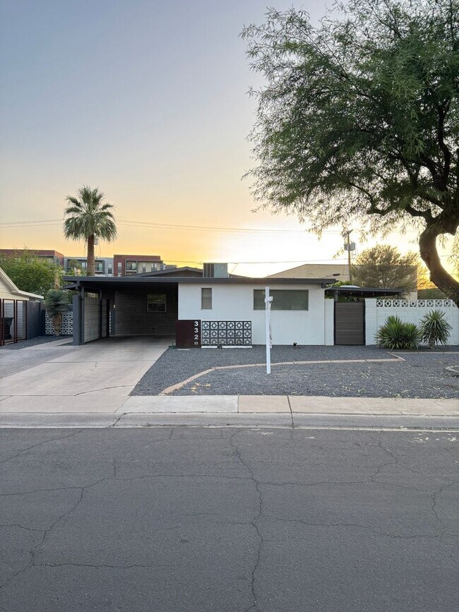 Building Photo - 3 bedroom home in Downtown Phoenix