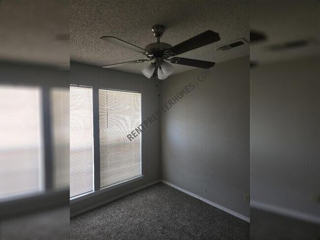 Building Photo - 1805 Dorchester St