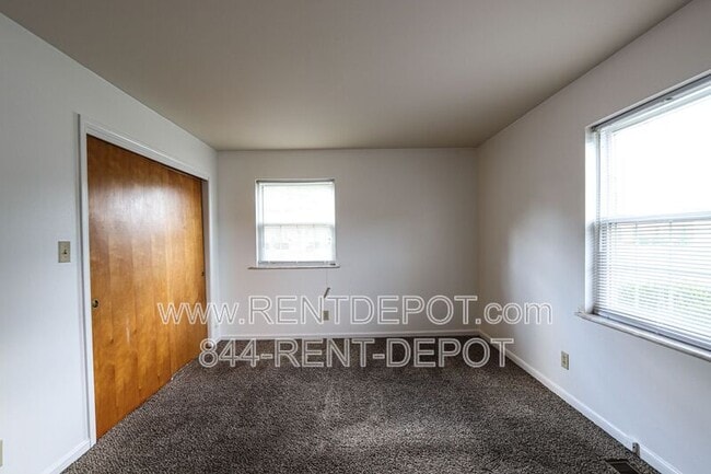 Building Photo - 2821 Ravenswood Dr