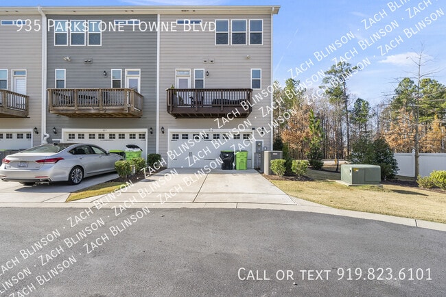 Building Photo - 935 Parkstone Towne Blvd