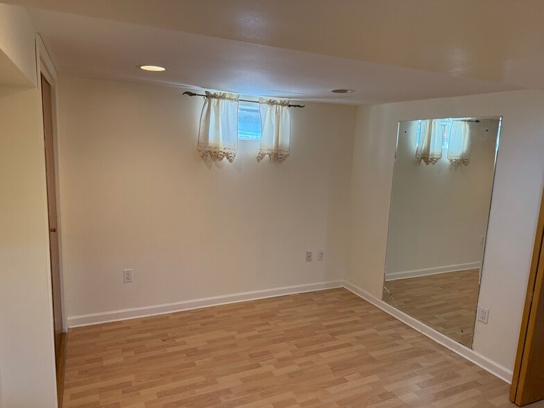 Building Photo - 284 Semton Blvd
