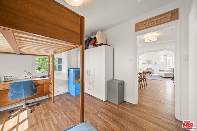 Building Photo - 1556 S Ogden Dr