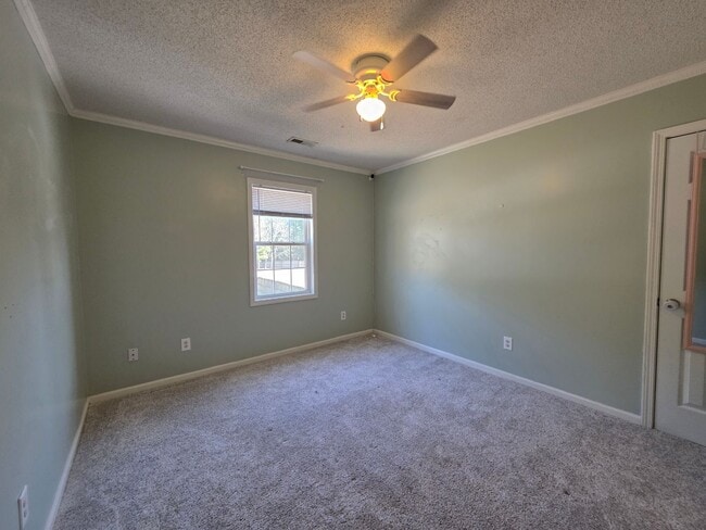 Building Photo - Close to Base, Far from the Traffic – 4BR Home Near MCAS New River