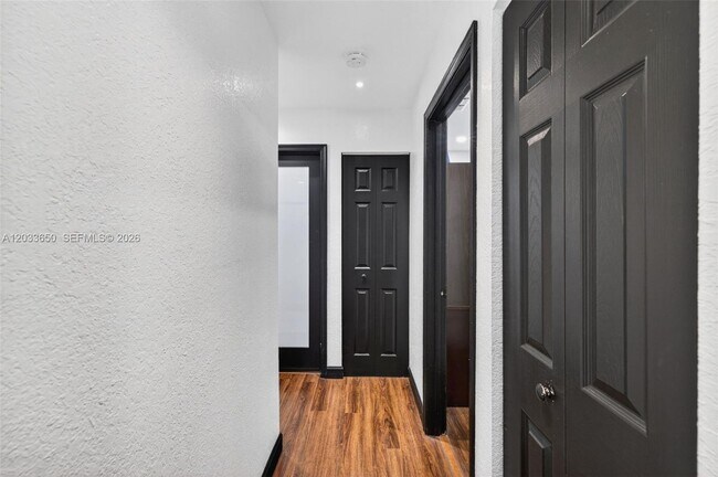 Building Photo - 1710 SW 83rd Terrace