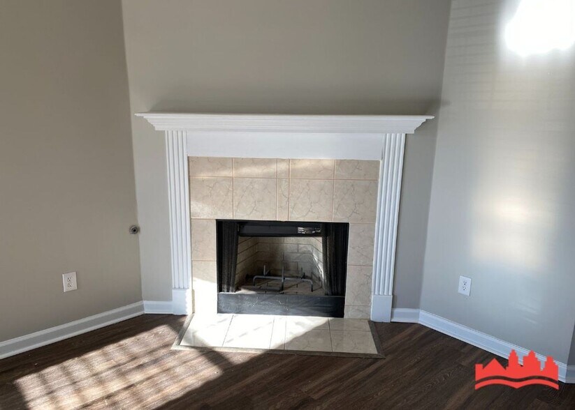 Building Photo - 7870 Shadowland Cove
