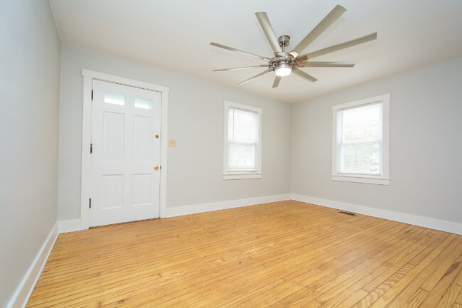 Building Photo - 1518 McKay Ave