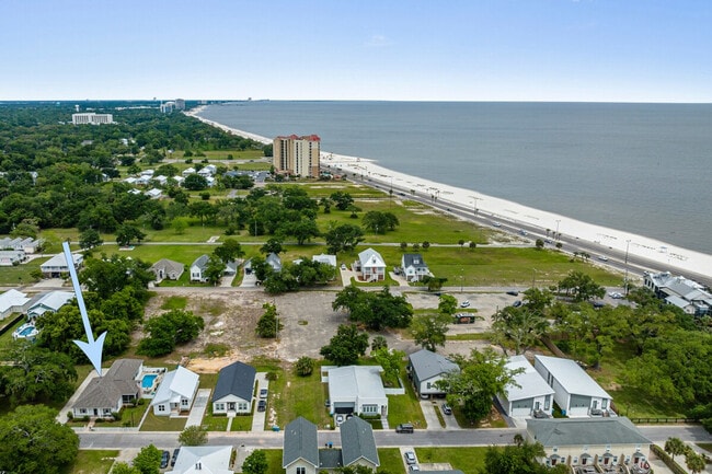 Building Photo - 164 Markham Dr