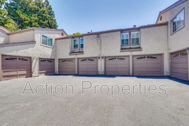Building Photo - 2091 San Luis Ave