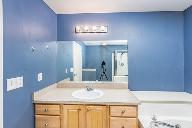 Building Photo - 28235 Carlton Way Dr