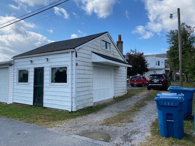 Building Photo - 142 S 29th St