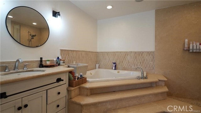 Building Photo - 1537 Wildwood Dr