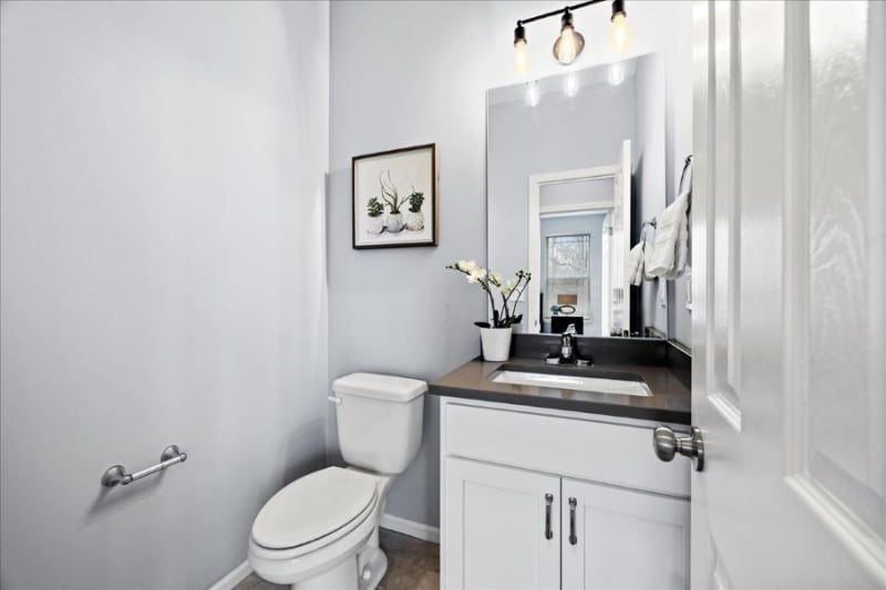 Building Photo - 7400 Isabel Ct