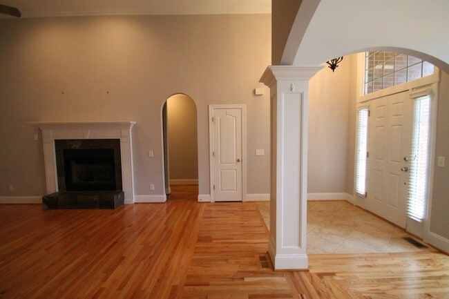 Building Photo - Exclusively Offered By Muse Realty Rentals, LLC