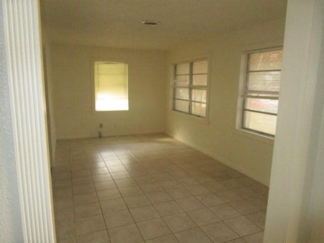 Building Photo - 1210 McDonald Dr