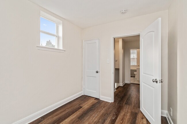 Building Photo - 2915 Oakford Ave