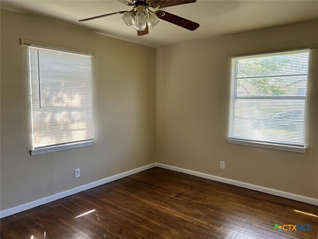 Building Photo - 1317 Zephyr Rd