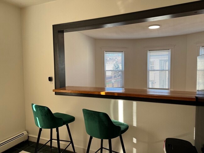 Building Photo - 1086 Dorchester Ave