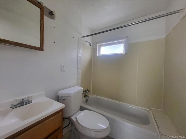 Building Photo - 123 Old Turnpike Rd