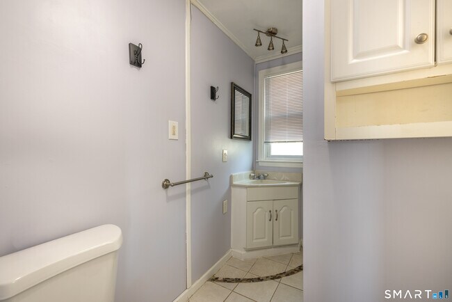 Building Photo - 793 Brewster St