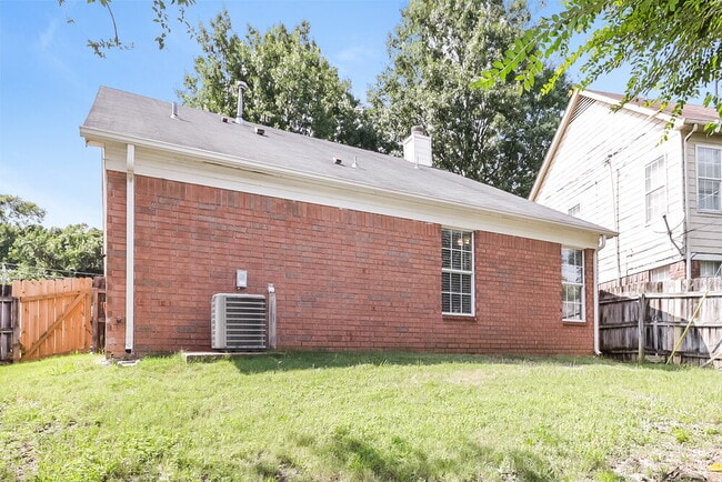 Building Photo - 1030 Nolan Ln