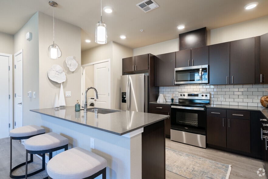 1BR, 1BA - A4 - Kitchen - Anchor 532