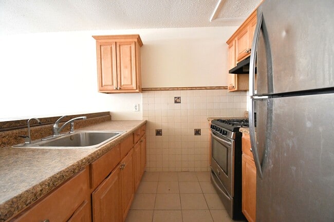 Building Photo - 485 E 140th St