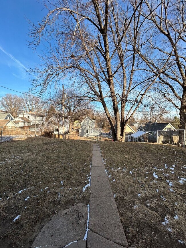 Building Photo - Coming Soon! Updated & Cozy 4-Bedroom Home