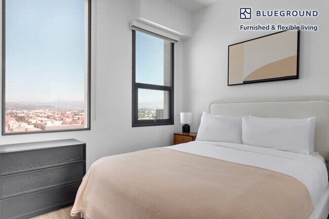 Building Photo - 3345 Wilshire Blvd