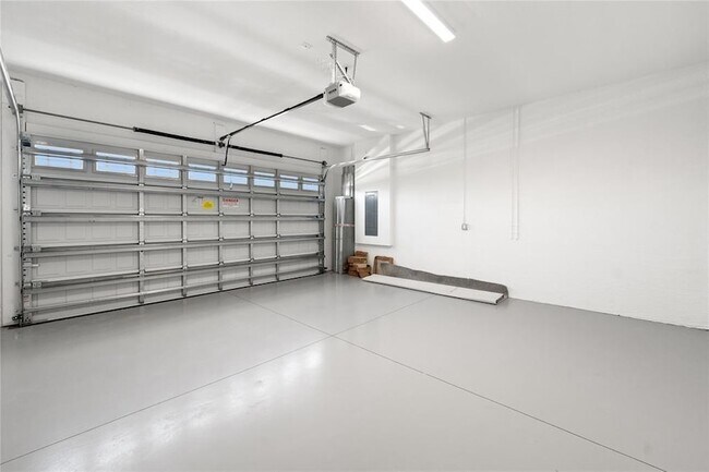 Building Photo - 15000 RedCove Pl