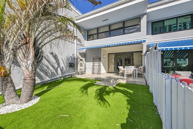 Building Photo - 350 Poinciana Island Dr