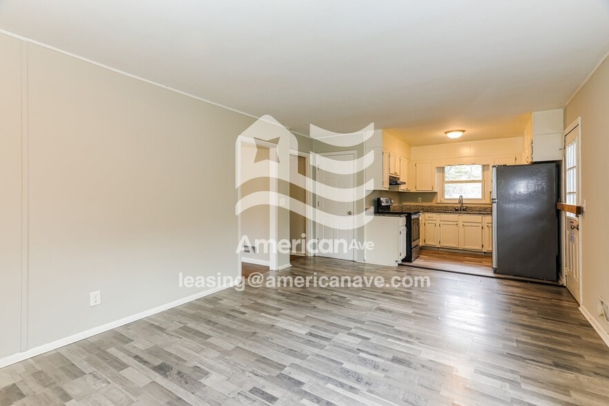 Building Photo - 1130 Linwood St