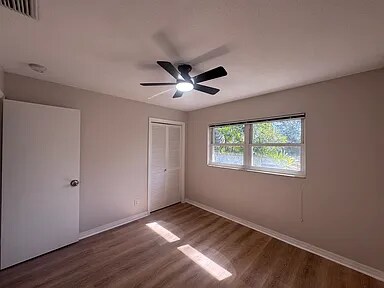 Building Photo - 5547 Kingswood Dr
