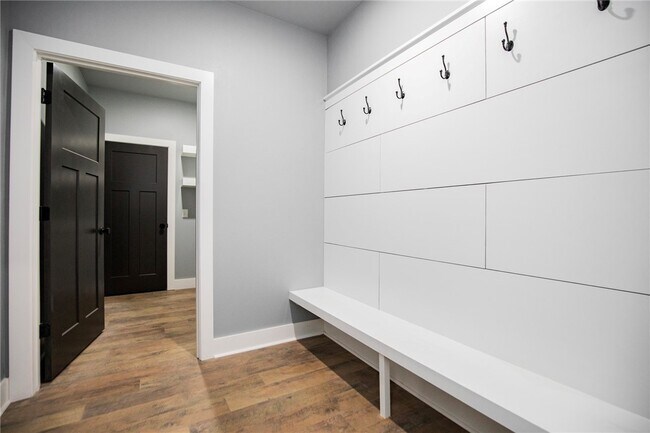 Building Photo - 47 Overton Dr