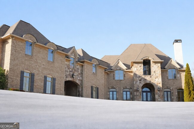 Building Photo - 453 Londonberry Rd NW