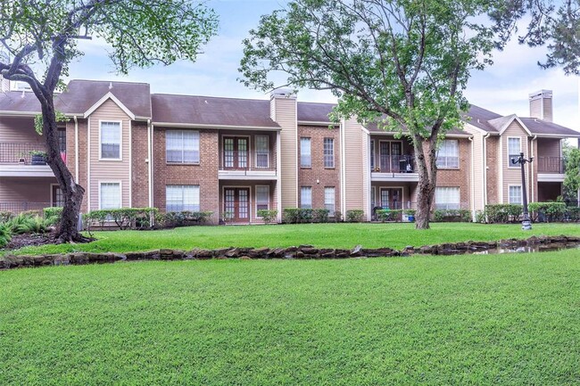 Building Photo - 15615 Blue Ash Dr
