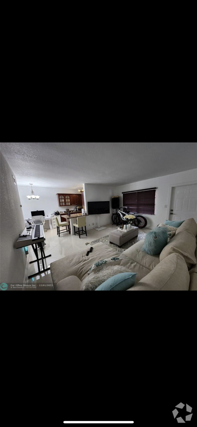 Building Photo - 2600 S Ocean Dr