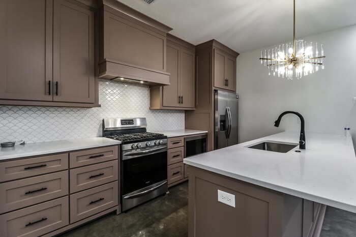 Building Photo - 16320 Lamarche Dr