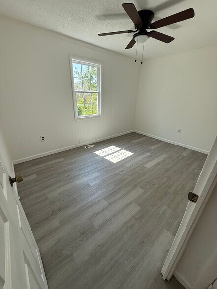 Building Photo - 5612 Madonna Cir