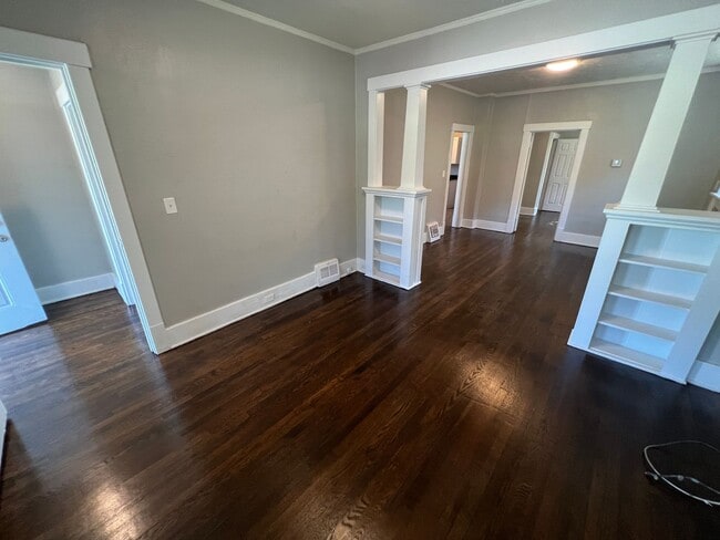 Building Photo - Remodeled 2BR+ Home in Adams Park!