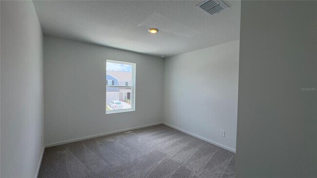 Building Photo - 831 Lynx St