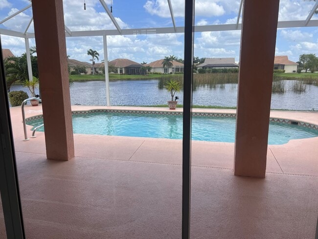 Building Photo - 2BR+Office with sleeper/2BA Single Family ...