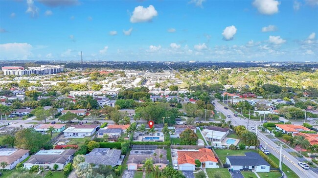 Building Photo - 6720 SW 48th St