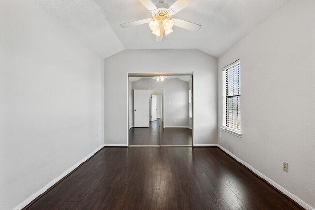 Building Photo - 2109 Boxwood Path