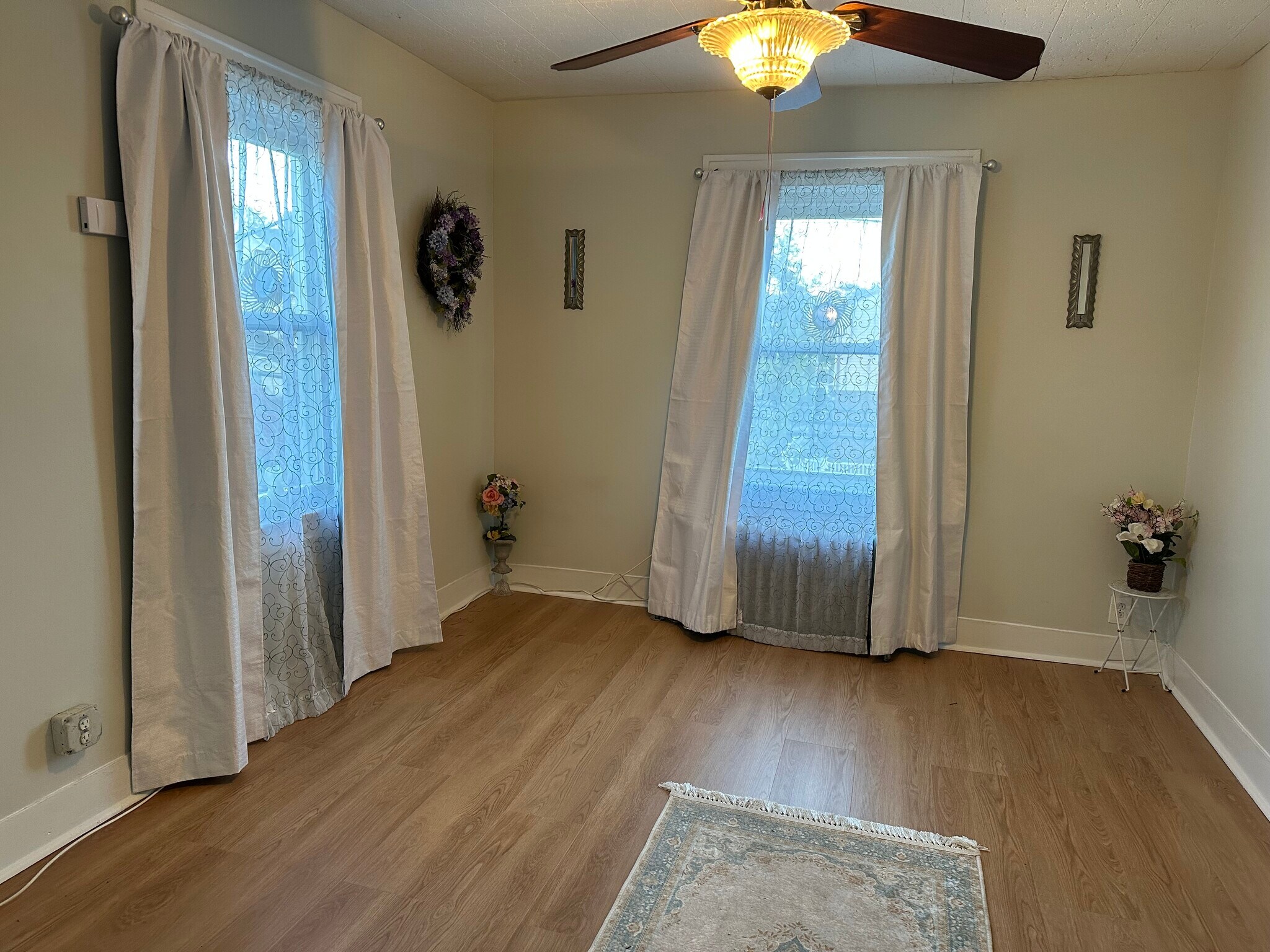 Building Photo - 269 N 1st Ave