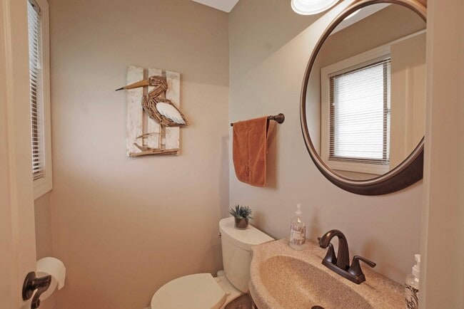 Half Bath - 4665 N 159th St